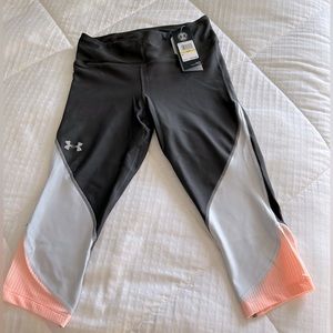 🌟NWT🌟 Under Amour heat gear compression capris - Medium